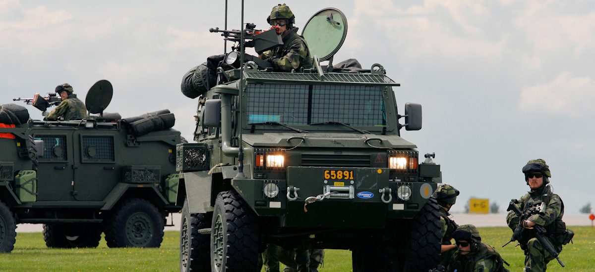 Simulated attack by Swedish ground forces, Linköping 2010. (Photo Marcel Burger)