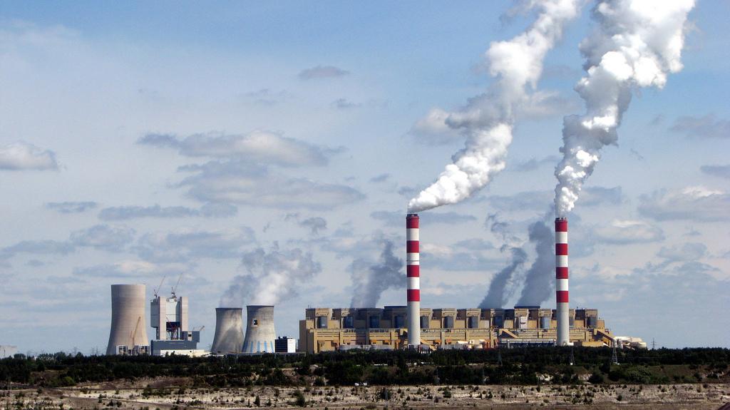 Europe's biggest single polluter, the Bełchatów Coal Power Plant near Łódź is planned to close in 2036 (Photo by Photopolska.eu (CC))
