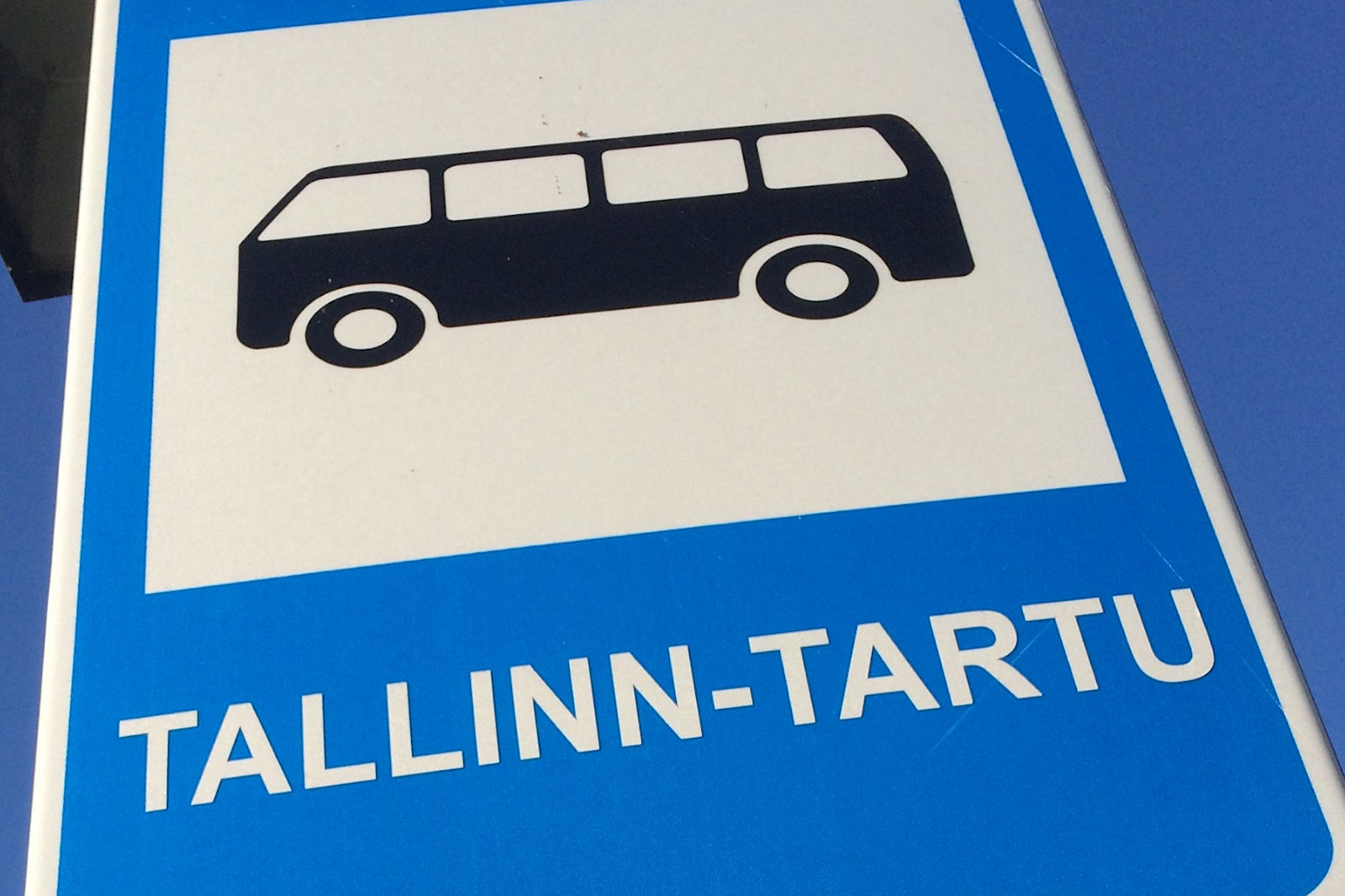 An Estonian bus sign (Photo by Anna Koval (CC))