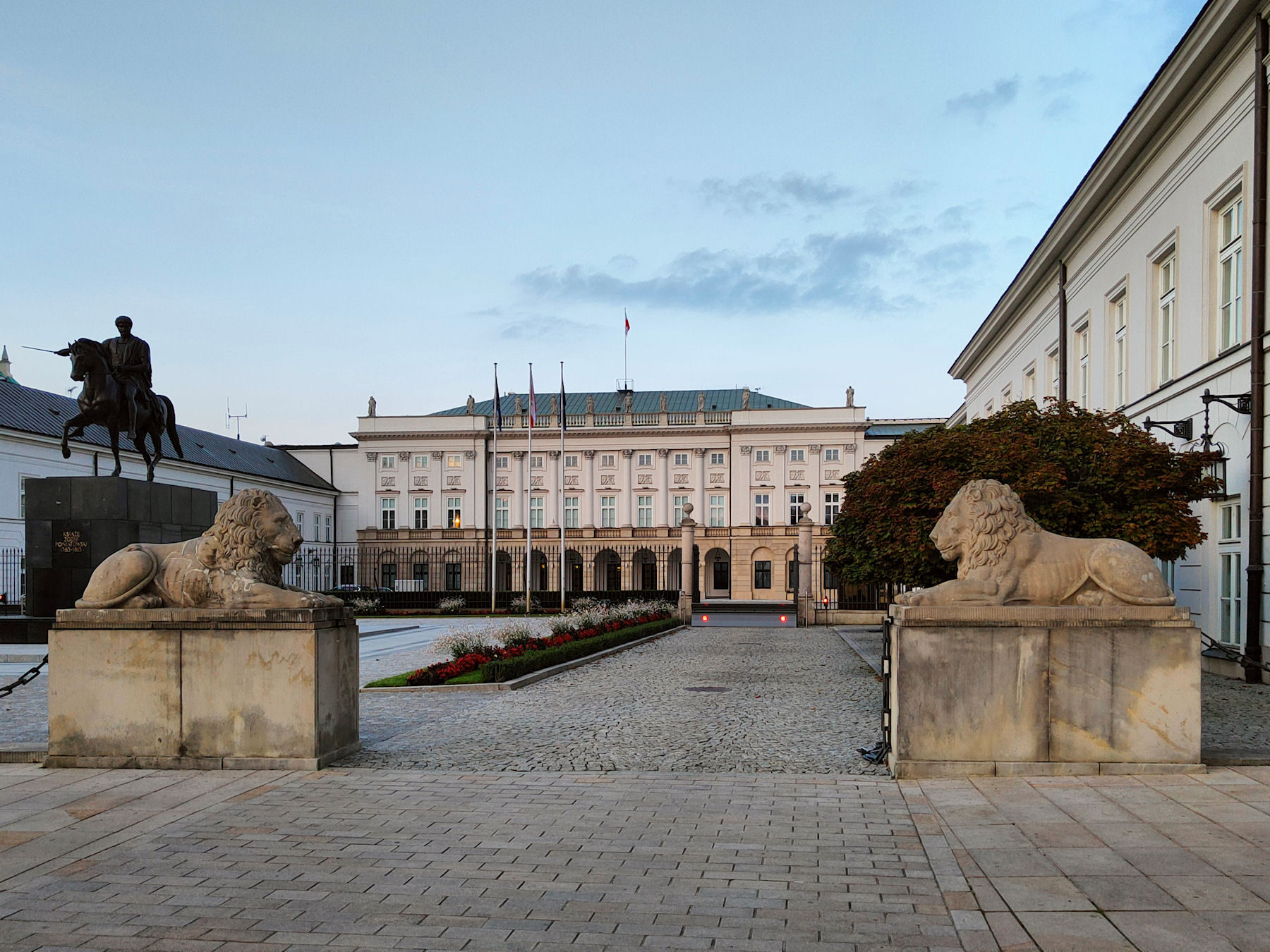 The Presidential Palace in Warsaw (Photo: Szczecinolog)